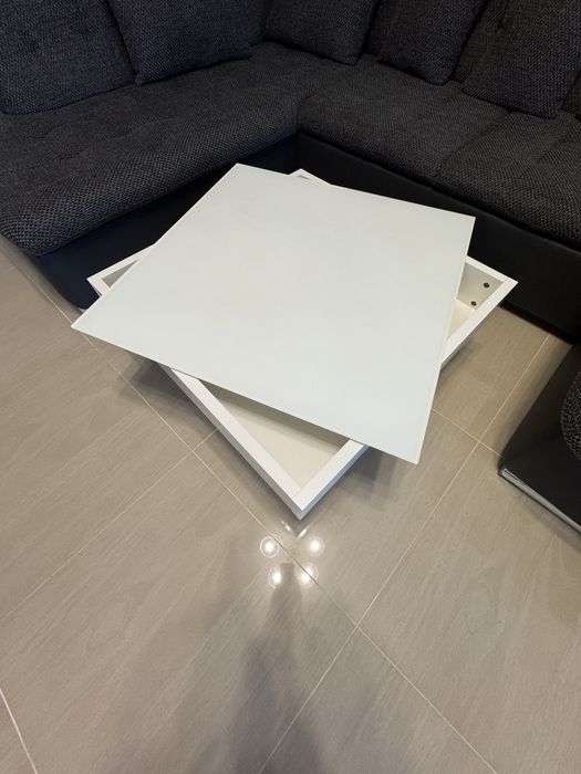 Masuta de cafea rotativa