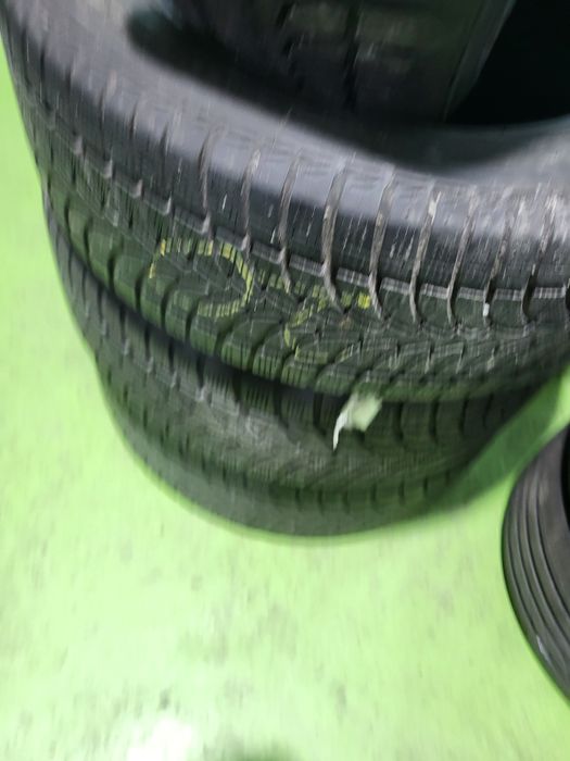 4 бр зимни 235/60/18 Bridgestone