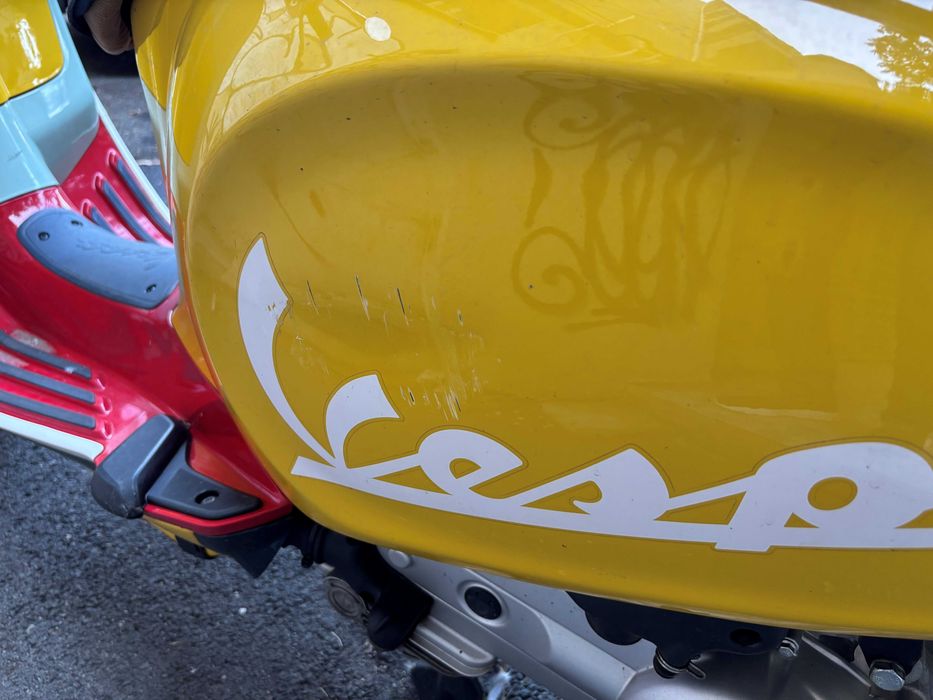 Vespa Primavera 50 cc Sean Wotherspoon