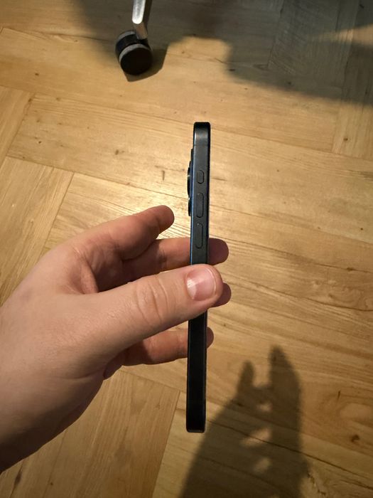 Като нов - Iphone 15 PRO 1TB, 100% батерия и много аксесоари