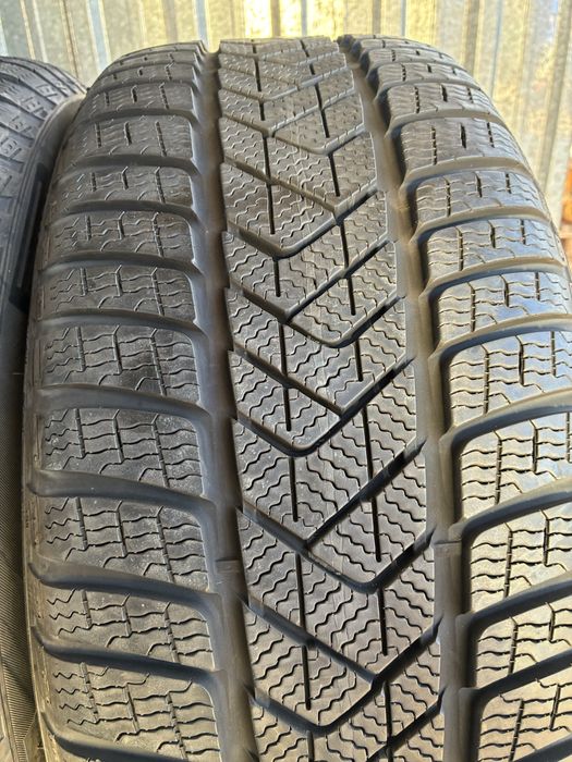 245/40/19 Пирели Зимни Run Flat