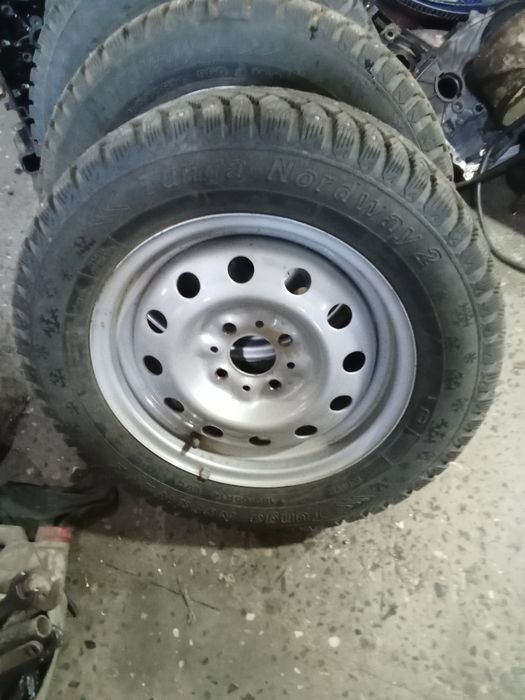 Продам зимние шины с дисками R 14