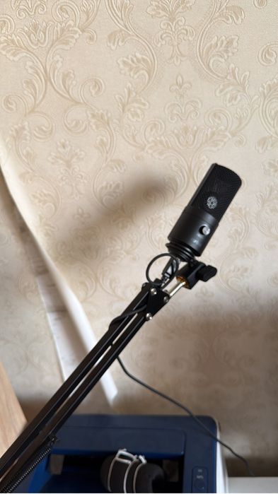 Продам Микрофон Fifine