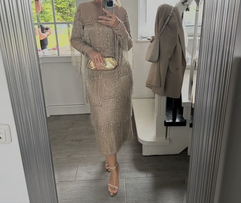 Rochie Asos nude cu accente aurii si argintii, marimea S, o singura purtare