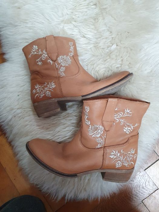 Ботушки Roxy .р37 естествена кожа. От 120€