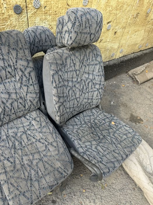 Сиденья на Делика квадрат