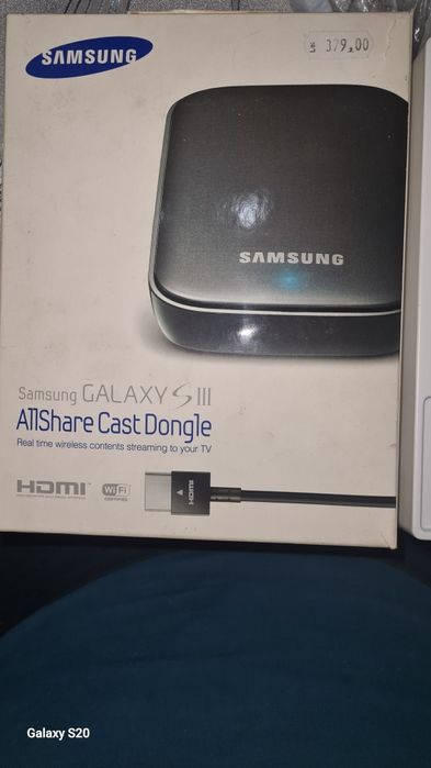 Telecomanda este NOUĂ