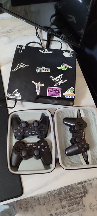 Продам Sony PS-3/524gb. С 10 играми. В отличном