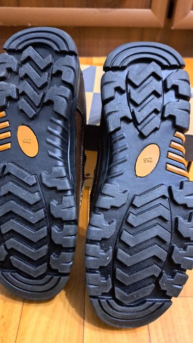 Продам ботинки осень-весна