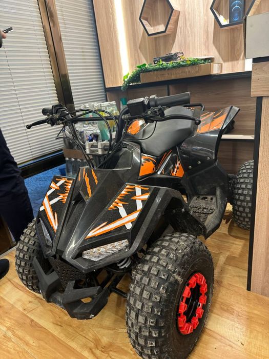 Elektroni kvadratsikl zor hlati sotiladi