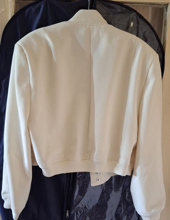 Продам осенний бомбер