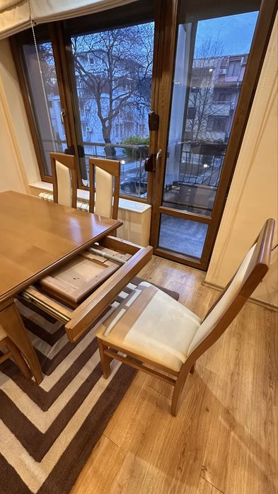 Почти Нови Маса + 6 стола от естествена кожа