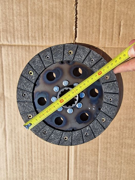 Disc ambreiaj tractor fiat 411 preț 345 lei se poate trimite prin curi