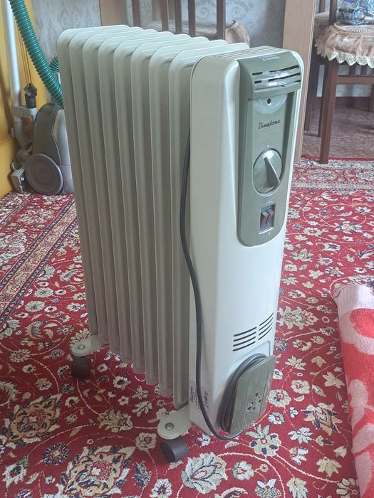 Люстра ,шторы  ,обогреватель