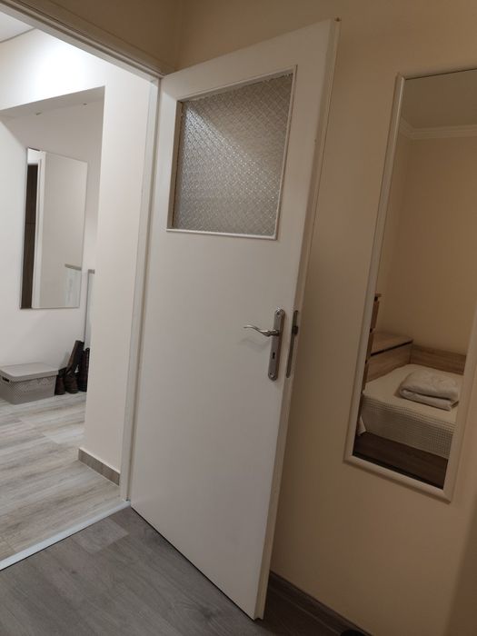 Продавам интериорни врати