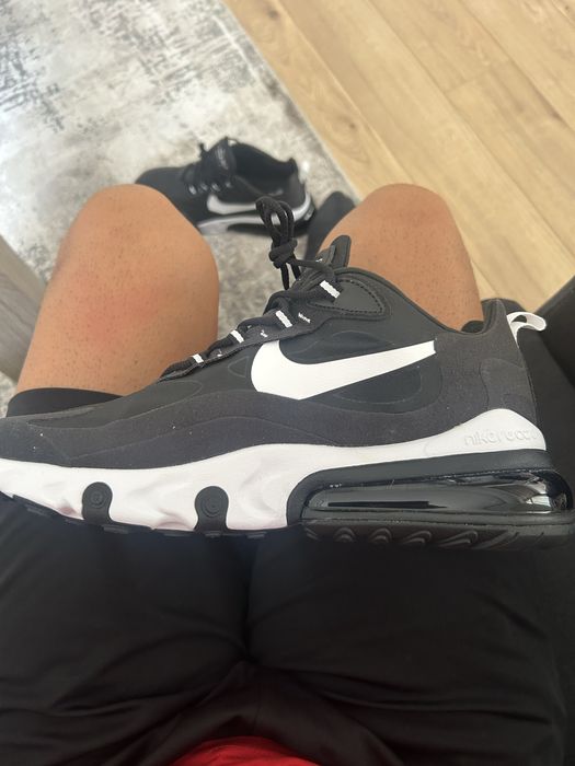 Маратонки Найк.