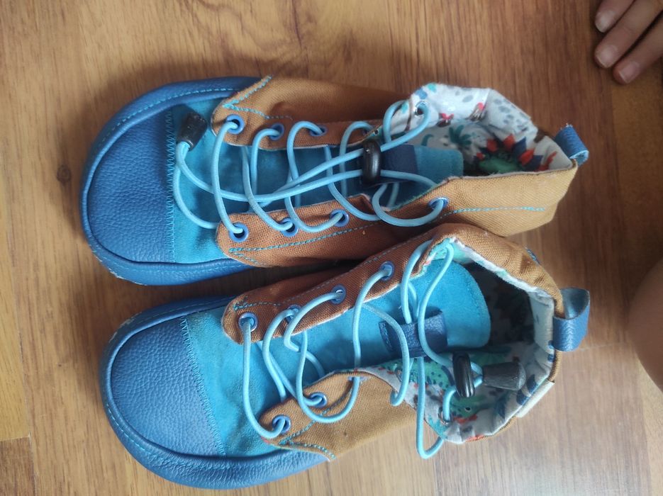 Боси обувки различни марки и модели