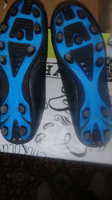 Продам бутцы 36 размер  Демекс