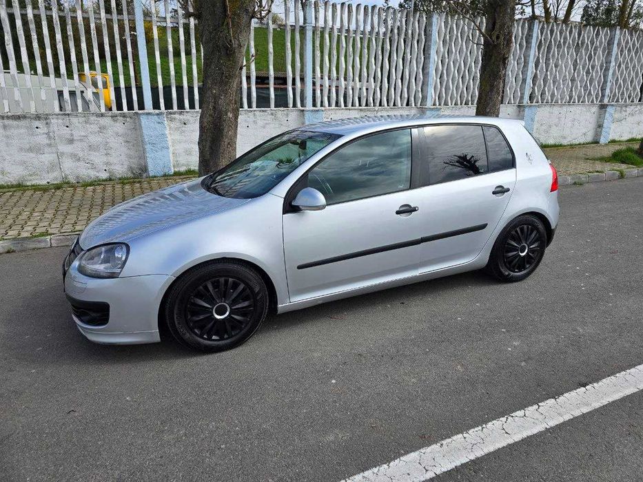 Vand Golf 5 1.6 FSI Benzina - Medgidia