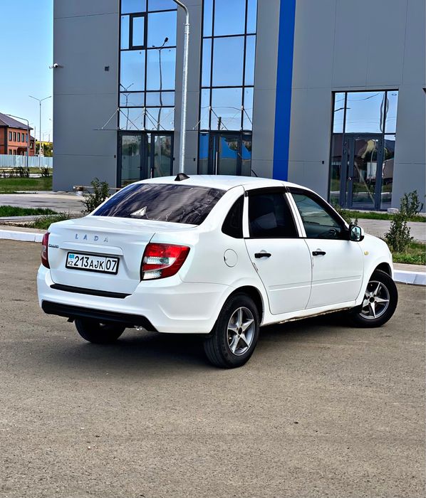 Lada Granta 2019г(kz-учет)механика