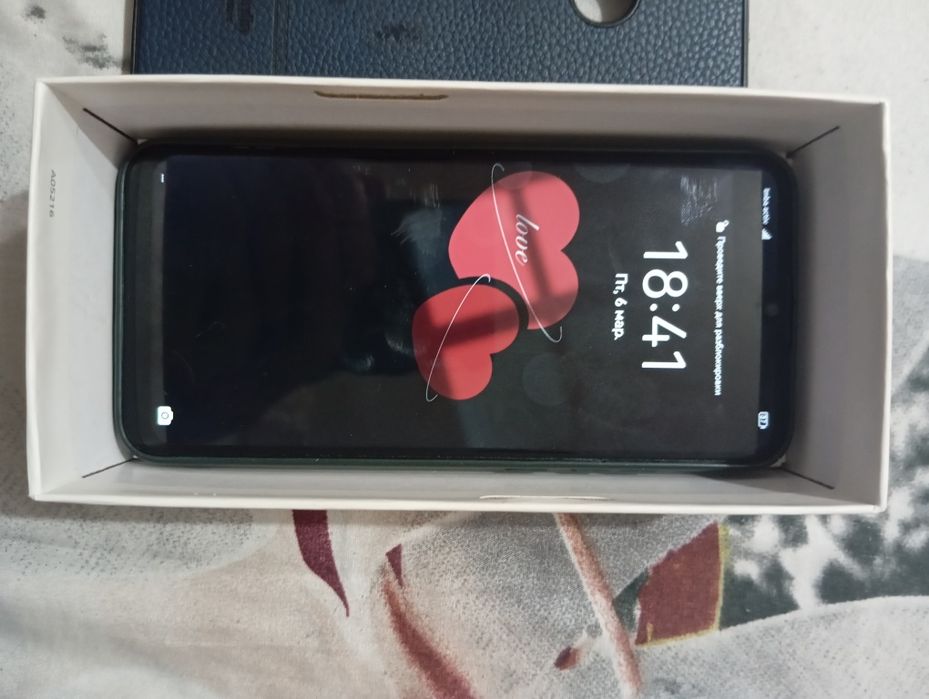 Продам телефон .