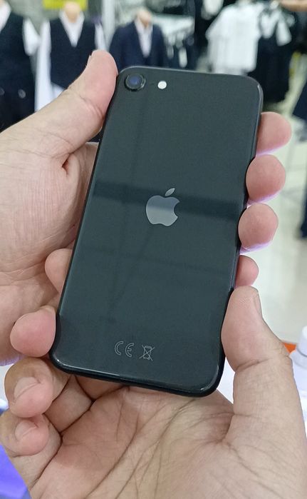 Продам iPhone Se