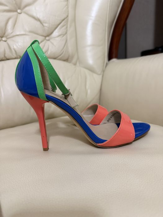 Босоножки, туфли летние