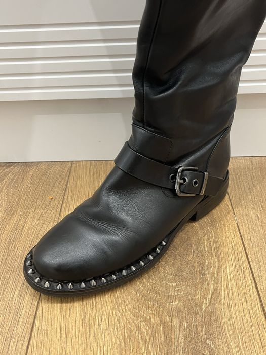 Продам зимние сапоги от баскони