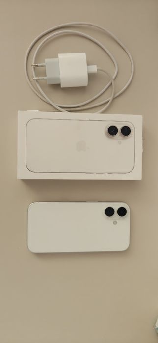 iPhone 16 Бял перфектен валидна гаранция !