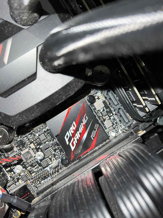 Геймърски Компютър MSI - i7-7700K, GTX 1060 (6GB),16GB RAM, SSD 512 GB