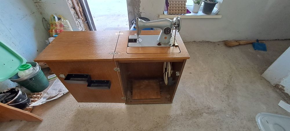 швейная машина продаеться