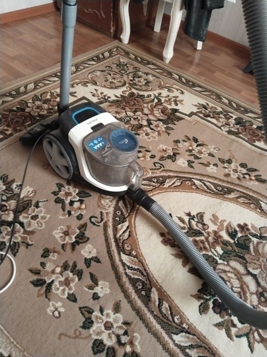PHILIPS Полесос продам