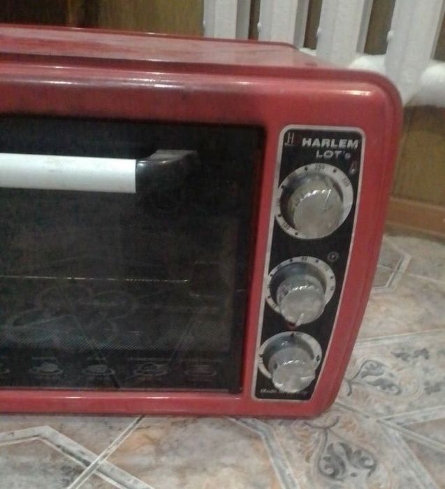 Духовка отлично печет,без противня