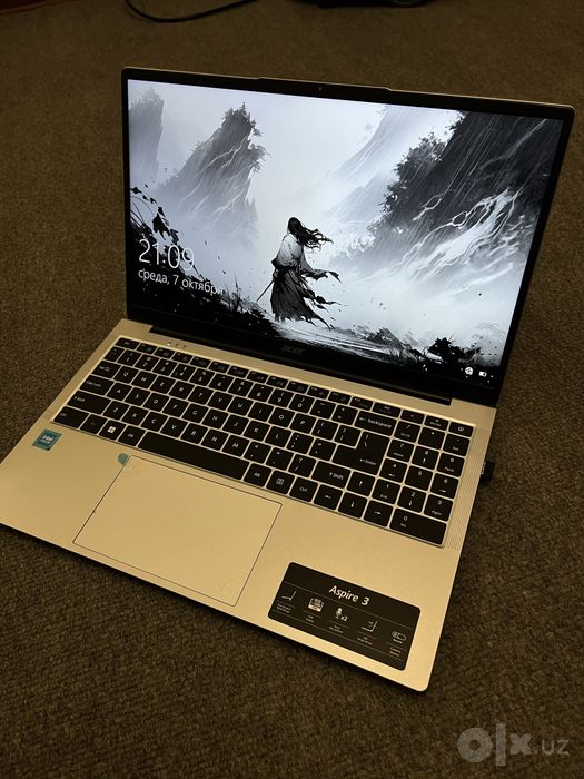 Acer aspire 3 sotiladi yangi va yaxshi holatda