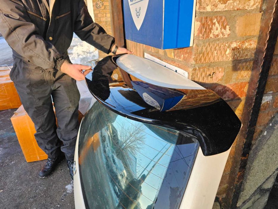 Спойлер Lexus  RX300