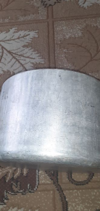 Ппродам алюминиевую кастрюлю