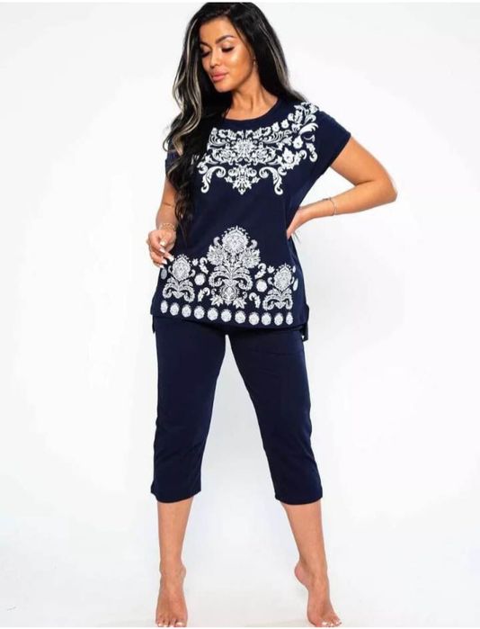 Домашняя одежда и халаты.