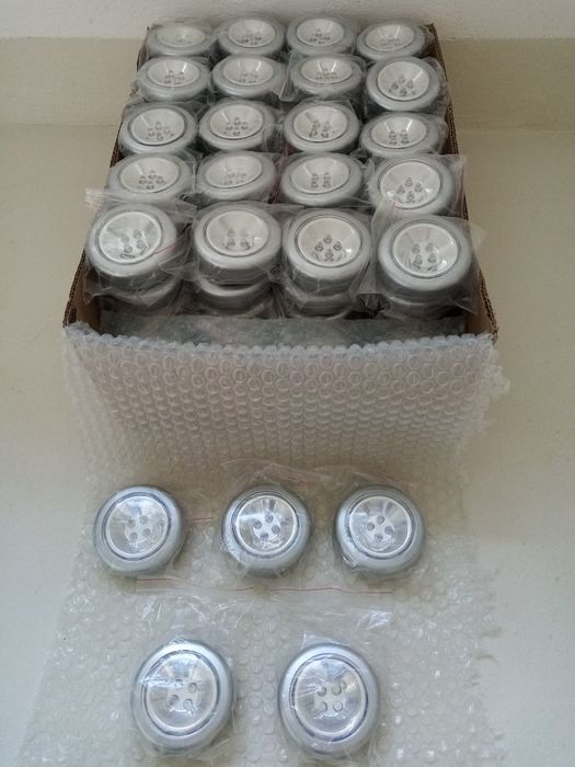 Iluminat led pentru mobila: in dulap, sub etajere, polite, rafturi.