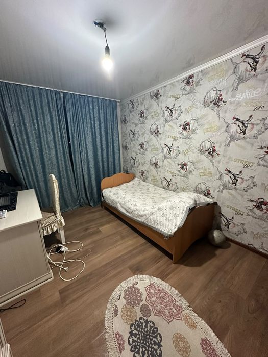 Продам 3х комнатную район Защита
