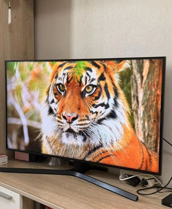 Samsung 110 см smart tv телевизор