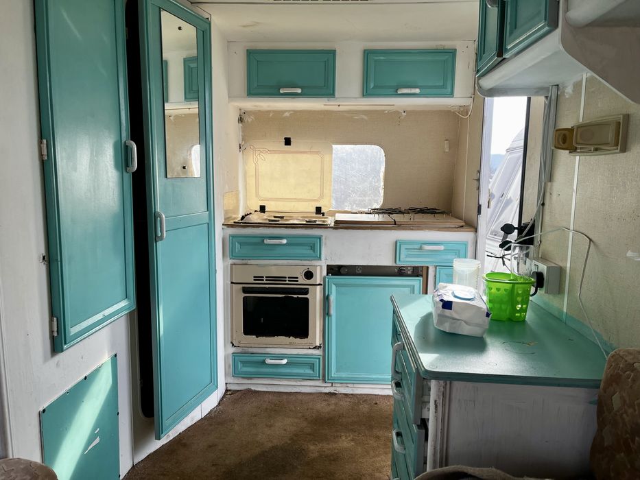 Продавам каравана