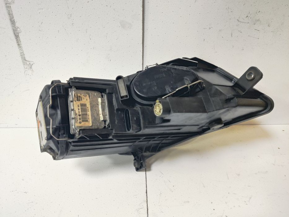 3C0941751K Far xenon stanga adaptiv Volkswagen Passat B6 3C0 2010