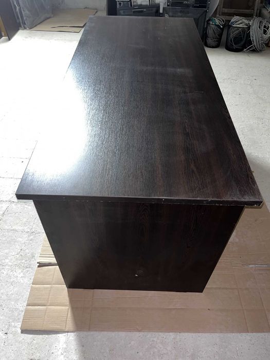 Офис оборудване-бюра