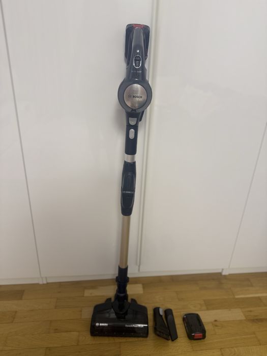 Aspirator vertical Bosch Unlimited 7, BBS712A, autonomie 40min, 3 trepte de putere, 0.4L, 19.84 Kwh/an  Power LED TurboSpin tija flexibila