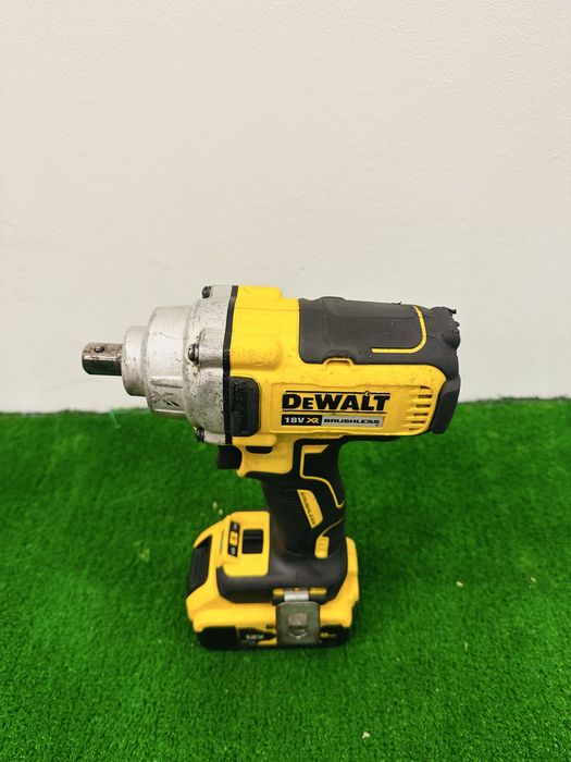 Impact Dewalt DCF894