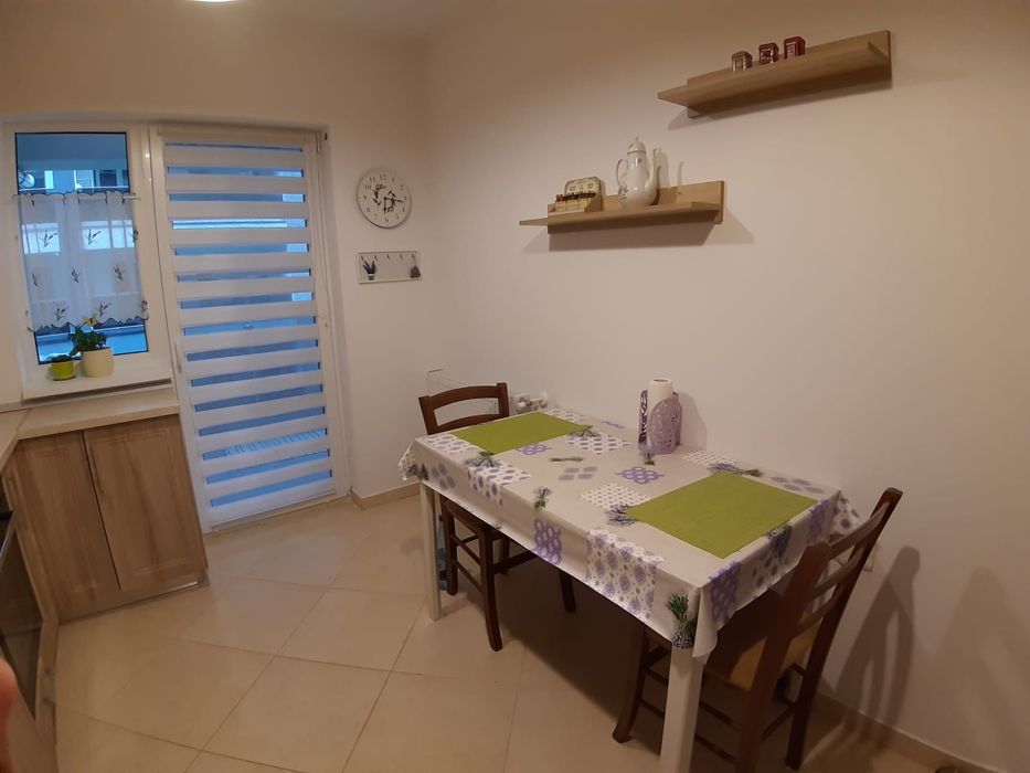 Inchiriez apartament 3 camere decomandat