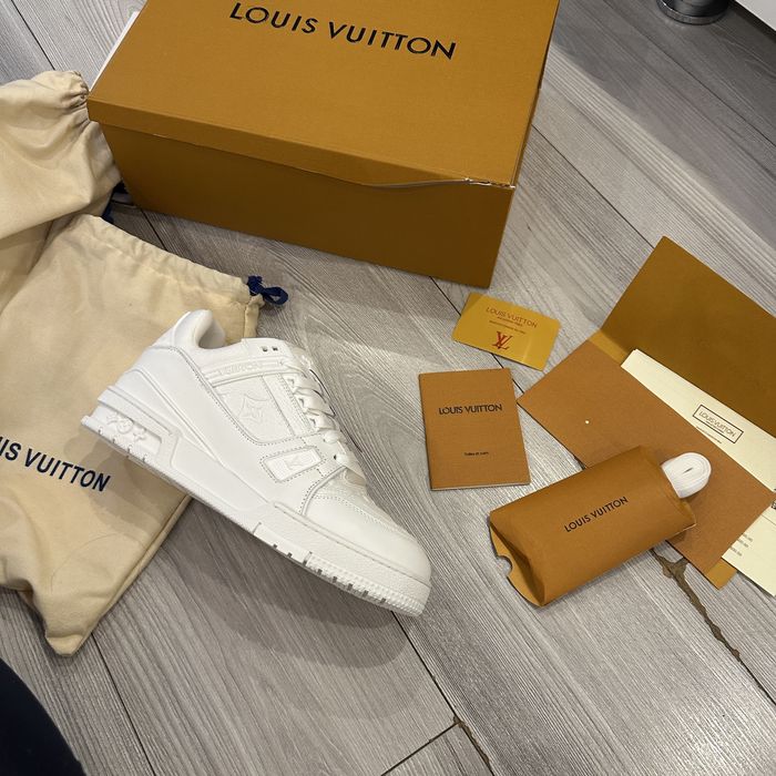Sneakers Louise Vuitton albi noi 42