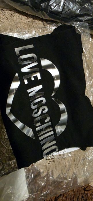 Оригинална тениска love moschino