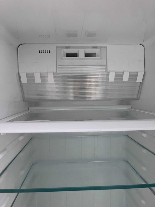 Хладилник двукрилен с диспенсър LG