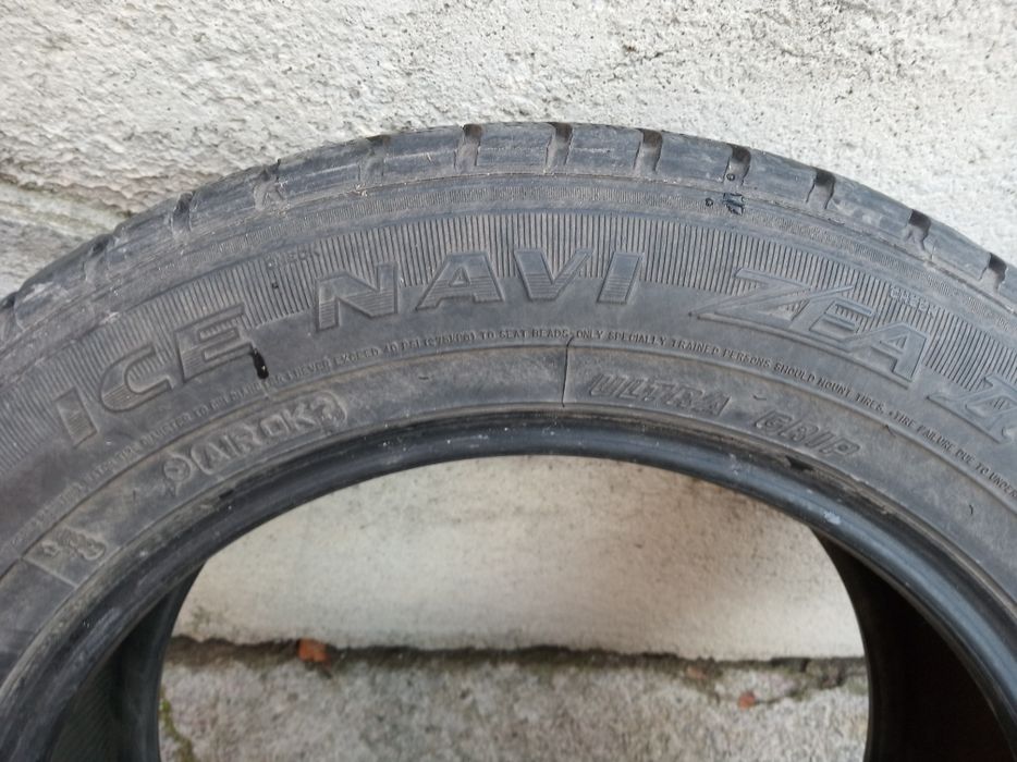 Две покрышки goodyear r17